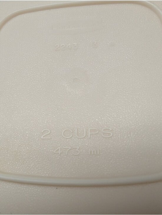 Rubbermaid 2 Cup Storage Container #2243 Square Servin Saver Almond - B - Picture 4 of 12